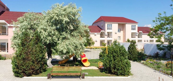 Скидки на отдых на базе Лазурная 2 в Бердянске2