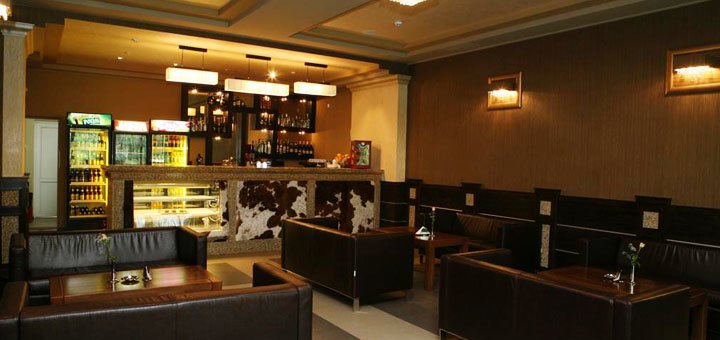 Restaurant in the hotel &quot;uzhgorod&quot; in uzhgorod. book with a discount