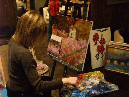 Classes in the creative studio "Vostrykh Gallery" in Kiev. Visit at a discount