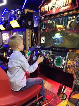 День народження в розважальному центрі «PLAY CITY». Купити зі знижкою