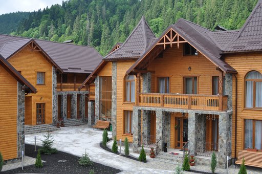 Готельно-відпочинковий комплекс «Срібні роси» у Микулиничах. Відпочивайте по акції.