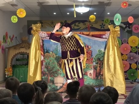 Київський ляльковий театр «Золотий ключик» у Києві. Купуйте квитки за знижкою.