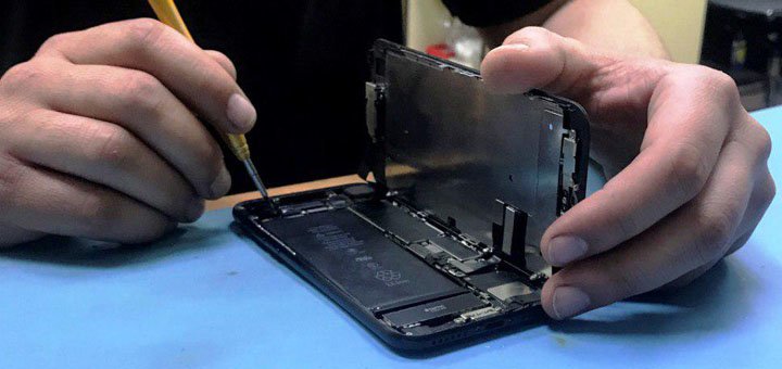 Сервісний центр «ApplePirates» у Києві. Ремонтуйте айфон за акцією.