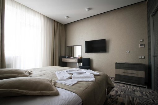 Room arrangement london at 12th floor apartments in odessa