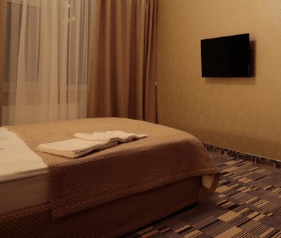 Стильный интерьер номера Владивосток в отеле 12th Floor Apartments в Одессе