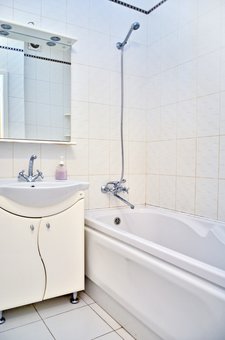 Ванна кімната в двокімнатних апартаментах на позняках «wellcome 24» в києві. замовляйте по знижці.