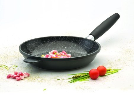 Frying pan in the online store "Podushka" in Kiev. Buy dishes for a promotion.
