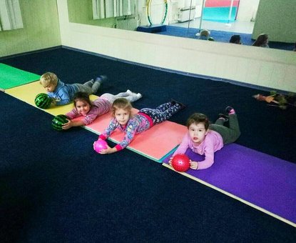 Дитячий фітнес у спорт-клубі «Atlet» у Дніпрі. Купуйте абонемент за акцією.