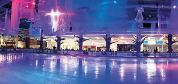 Skating rink "Ice Dream" in the shopping center "Dream Town". Buy tickets for the rink at a discount.