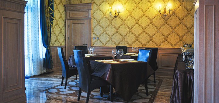 Discounts for rest in the hotel seven seas in odessa32