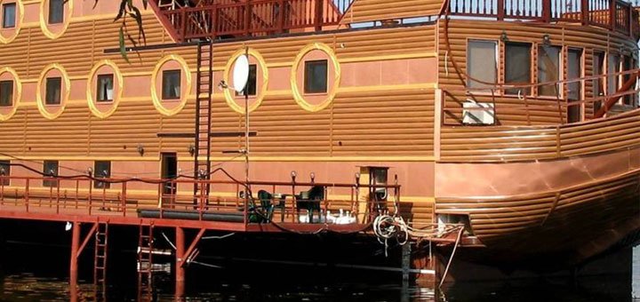 Flotel "Galleon". Book a hotel with a discount. Hotels near Kiev are inexpensive.
