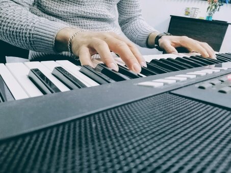 Piano lessons for adults at AP Vocal Studio in Kharkov. Sign up for a discount