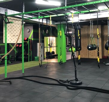 Заняття TRX у спортклубі «NEFORMAT» у Броварах. Купуйте абонемент за акцією.