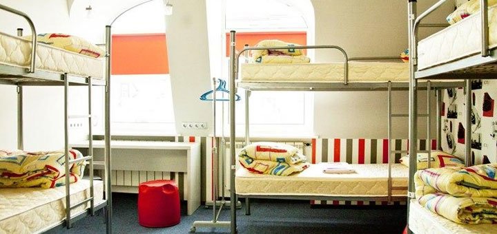 Номер в хостеле «ZigZag». Забронировать хостел со скидкой. Недорогие хостелы в Киеве.