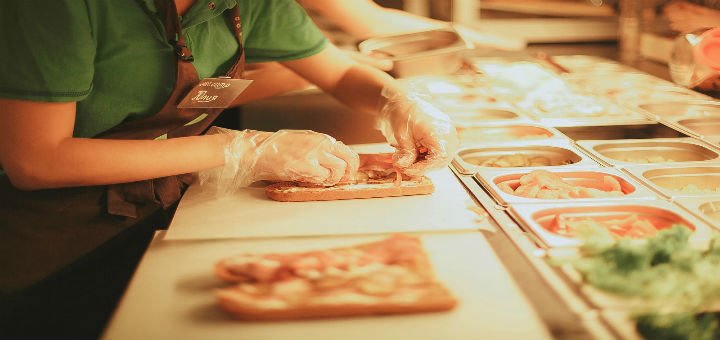 Making sandwiches in the freshline cafe chain. order a sandwich menu at a discount.