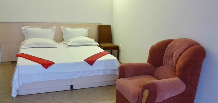 Ск ідкі «like home on mikhnovskogo»