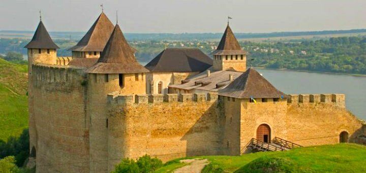 Замки України від тревел-клубу «Супермандри Україною» в Полтаві. Замовляйте тур зі знижкою.