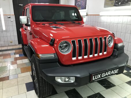 Полировка автомобиля на станции «Lux Garage» в Киеве. Обращайтесь по акции.