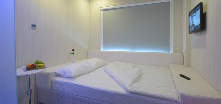 Номер в готелі «IQ hotel» в Києві. Забронювати номер в готелі зі знижкою. Готелі в Києві поряд з метро.