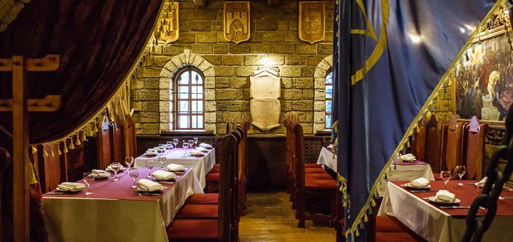 Room at the Fortetsya Getmana Hotel. Book a hotel room at a discount. Hotels near Kiev at a discount.