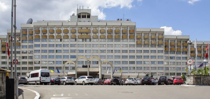 Гостиница «President Hotel» в Киеве. Забронировать номер в отеле «President Hotel» со скидкой. Отели в центре Киева.