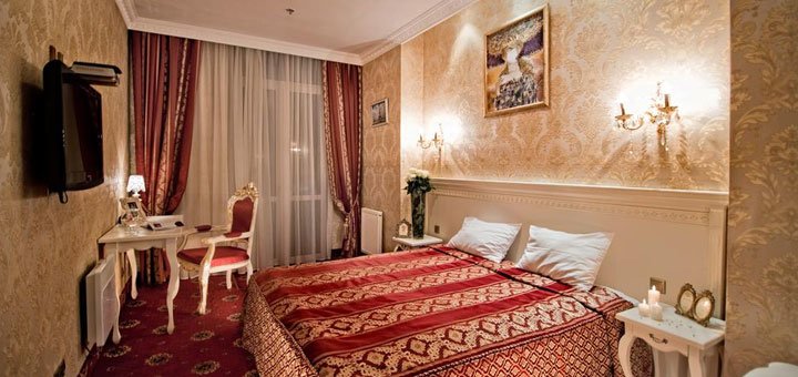 Room at the Royal Hotel De Paris in Kyiv. Book a room with a discount. Hotels in the center of Kyiv. Inexpensive hotel in Kyiv.