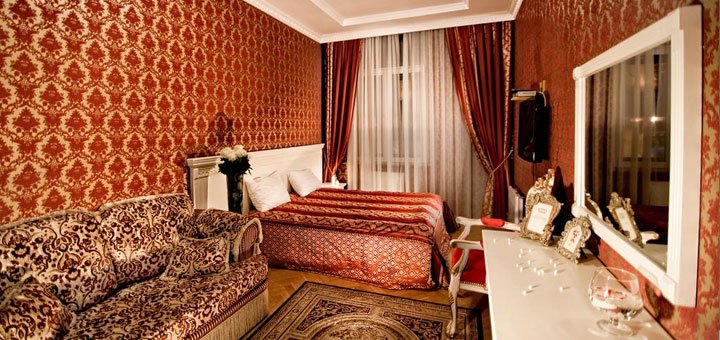Room at the Royal Hotel De Paris in Kyiv. Book a room with a discount. Hotels in the center of Kyiv. Inexpensive hotel in Kyiv.