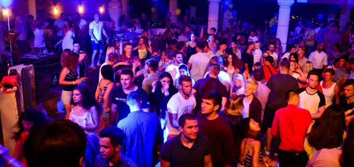Low prices night club &quot;attika&quot;
