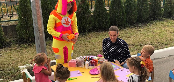 &quot;mommy yangolyata&quot; is a private kindergarten in kiev. enroll children in the kindergarten for the action. 2