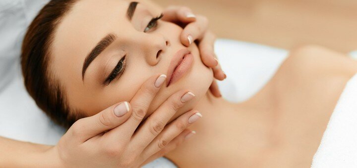 Масаж обличчя у салоні «Beauty room Irine's» у Києві. Записатись по знижці.