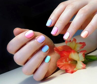Манікюр з гель лаком у Nails Studio by Svetlana Ivanova у Києві. Записатись по знижці.
