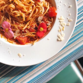 Pasta &amp; pizza 6 restaurant chain