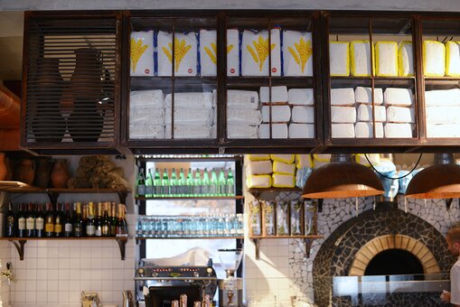 Visit the cafe &quot;champagne x &amp; x&quot; in lviv and get a discount