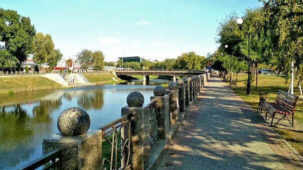 Lopanskaya embankment in kharkov. inexpensive tourism