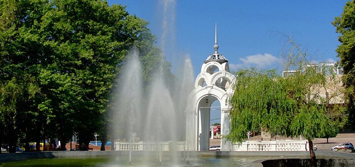 Fountain and architectural landmark mirror stream in kharkov 3