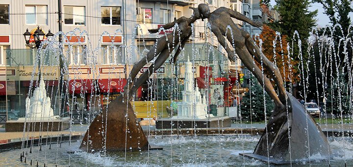 Monument to lovers in kharkov 3