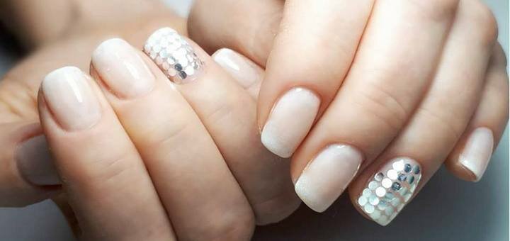 Маникюр с гель-лаком в студии Nail Art Оксаны Балобановой во Львове. Записаться со скидкой.