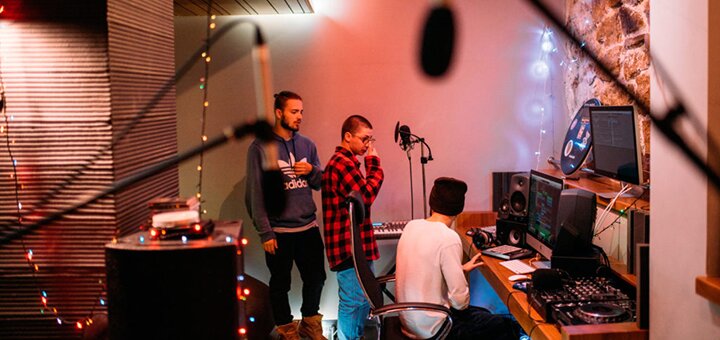 «Rock'N'Rave» - Студия звукозаписи в Киеве. Записывайся на запись песни по скидке.1