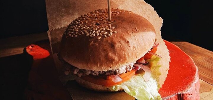 «Burger Place» - Бургер-бар в Запорожье. Заказывай еду по скидке.