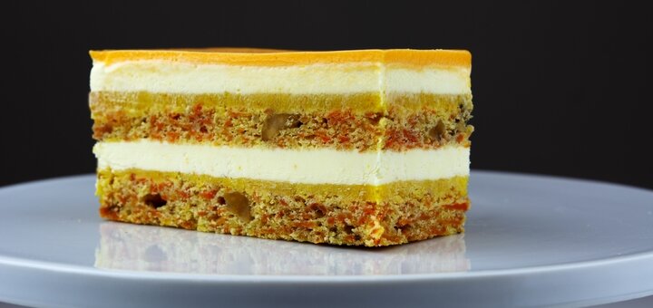 Торт в кафе-кондитерської «madlen cafe» в києві. замовити по знижці.