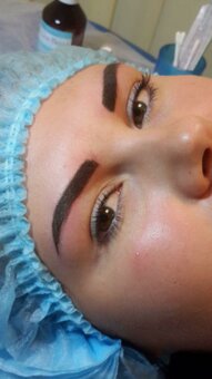 Powdery eyebrows at the Triniti_beauty office in Kiev. Sign up for a promotion.