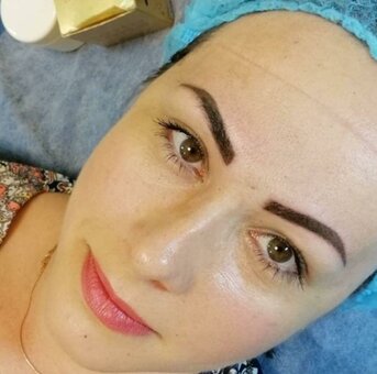 Eyebrow and lip tattooing at the Triniti_beauty office in Kiev. Sign up for a promotion.
