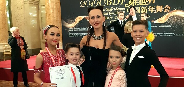 Індивідуальні заняття бальними танцями у студії «M-Studio» у Сумах. Записатися по знижці