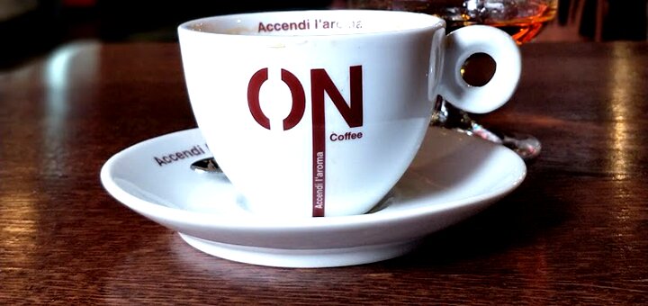 Пиццерия «Al Capone Pizza» во Львове на Мазепы.