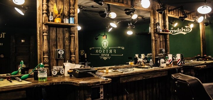 Мужская стрижка со скидкой в мужской парикмахерской Frisor Barbershop Rivne