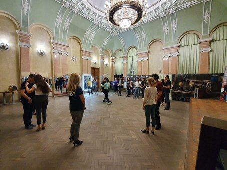 Dance classes at the alma besso dance school