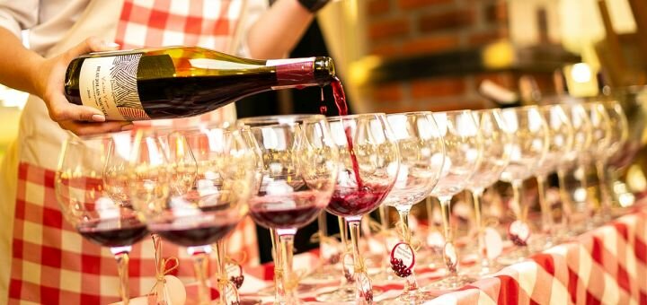 Discounts in the amato restaurant chain