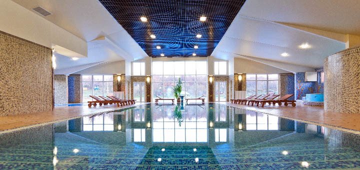 БасейнЗнижки на відпочинок у SPA-готелі «Шепільська» у Львівській області44