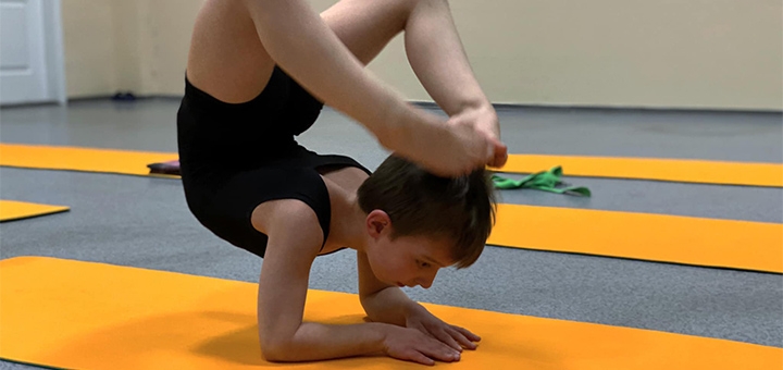 Йога в школе йоги Yoga Alliance в Харькове. Со скидкой.