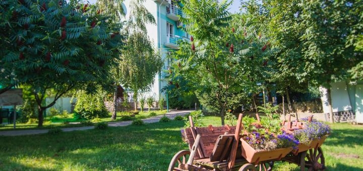 Отель Лилея, Скидки на проживание